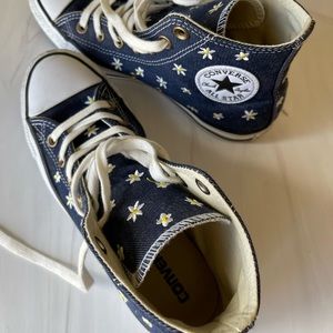 Women’s Converse high top shoes